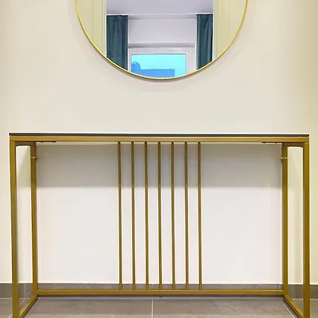 Four Apartment *